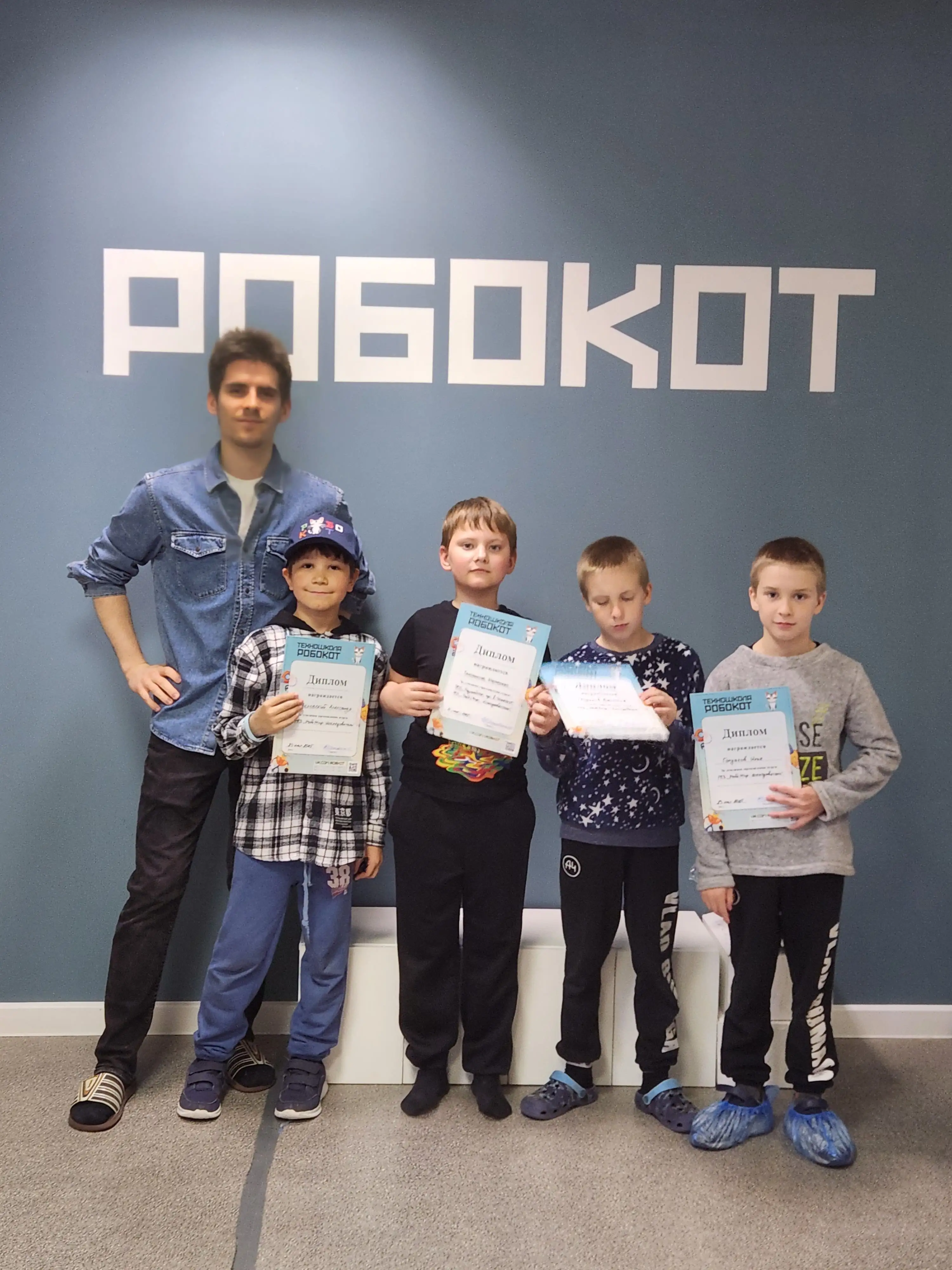 Занятие по робототехнике в РобоКоте