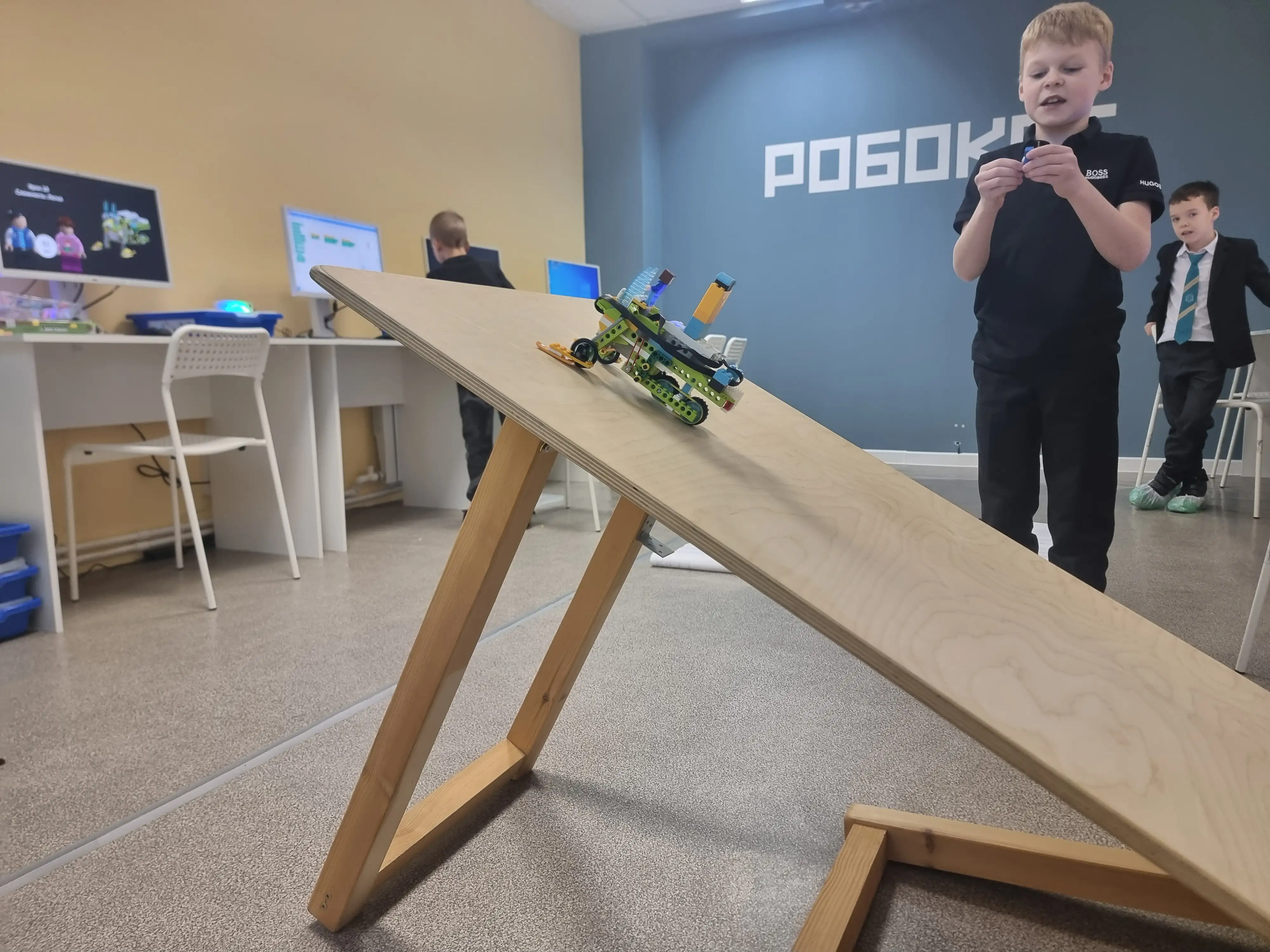 Занятие по робототехнике в РобоКоте