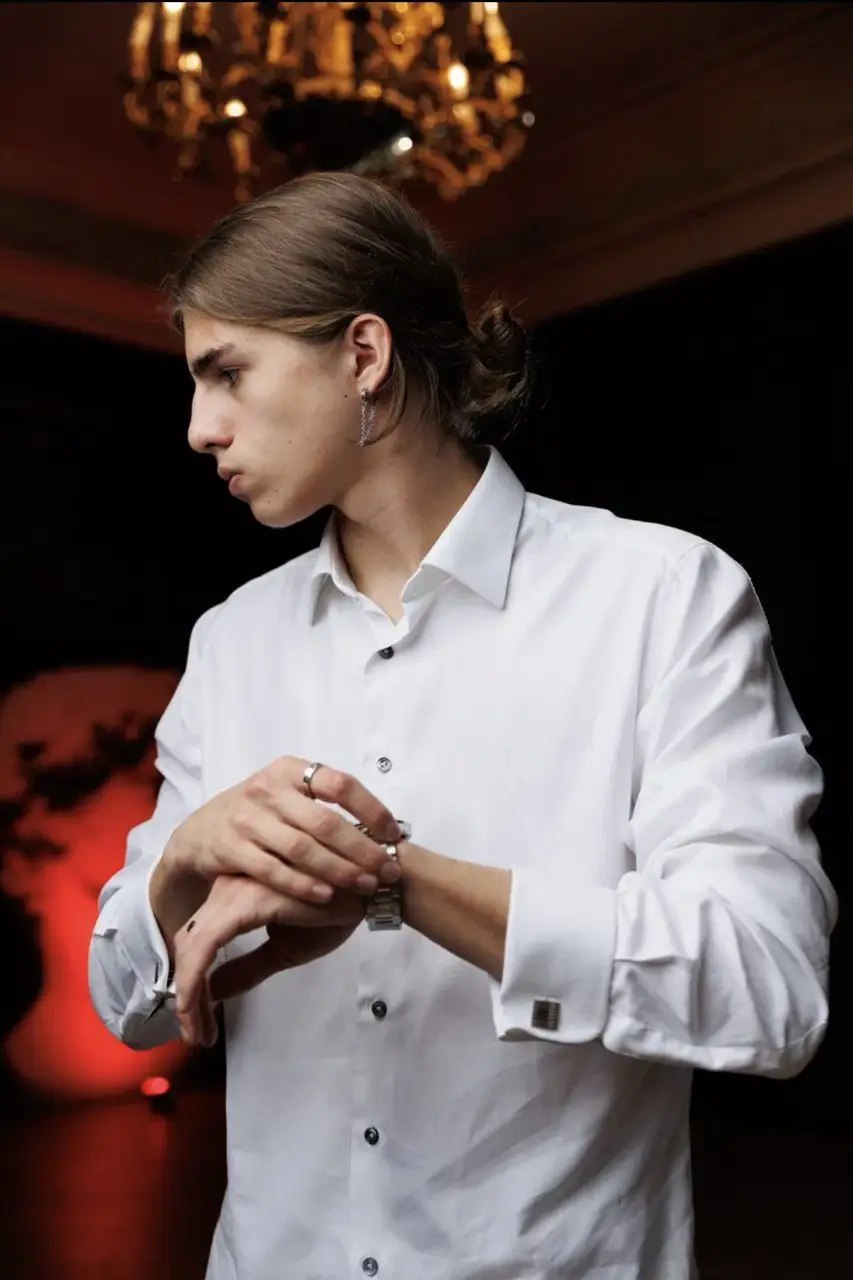 Преподаватель Савелий Лазуткин